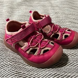 Pink sport sandals size 7. Light up!